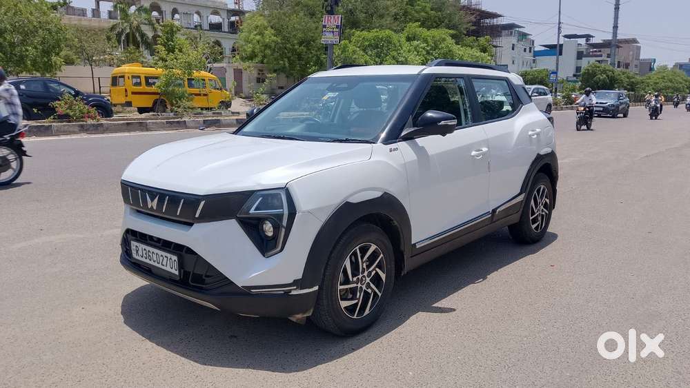 Mahindra Xuv 3xo Ax5 Pm Mt, 2024, Petrol