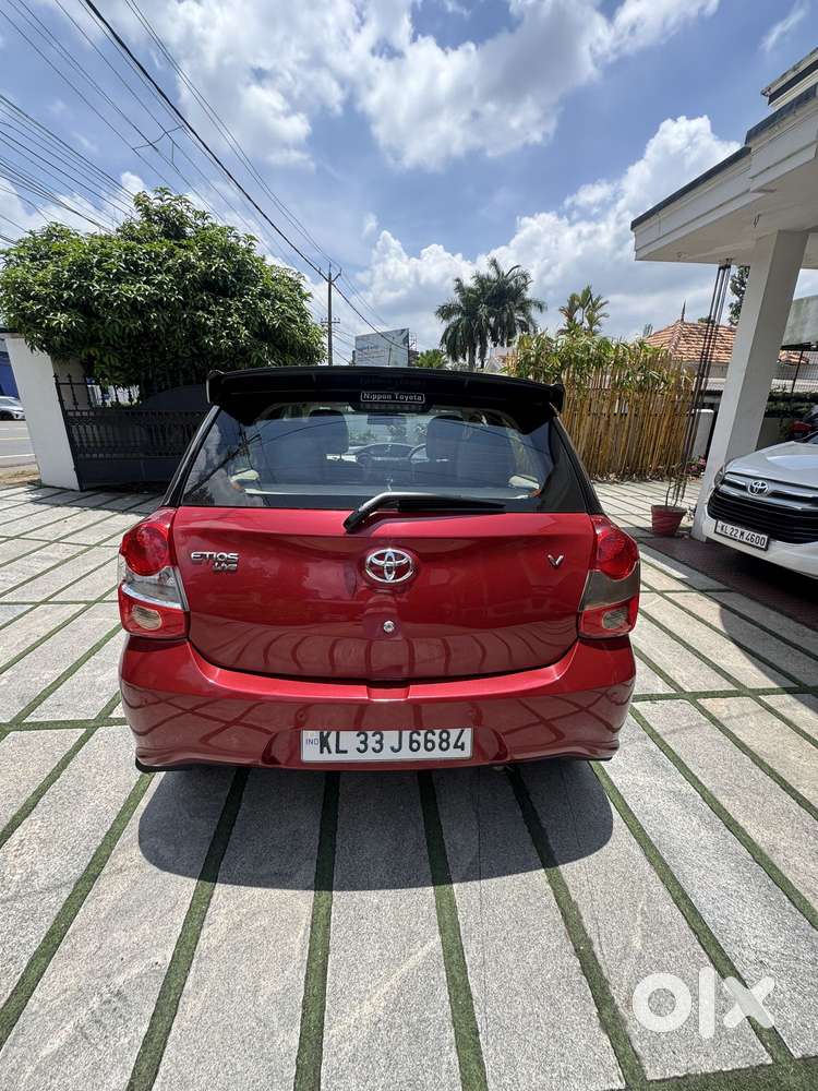 Toyota Etios Liva 1.2 V Dual Tone, 2017, Petrol