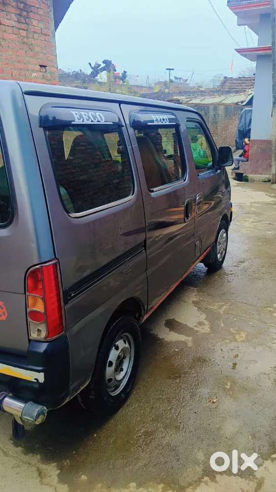 टायर भी नई है बैट्री भी नई है बीमा भी साथ का है