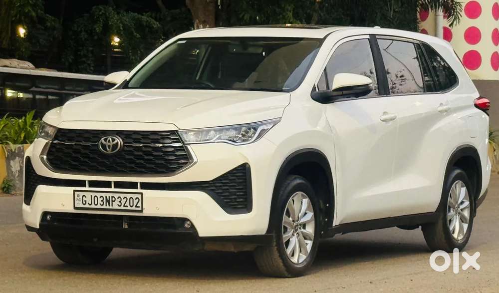 Toyota Innova Hycross 2.0 Vx (o) Hybrid 8 Str, 2024, Petrol