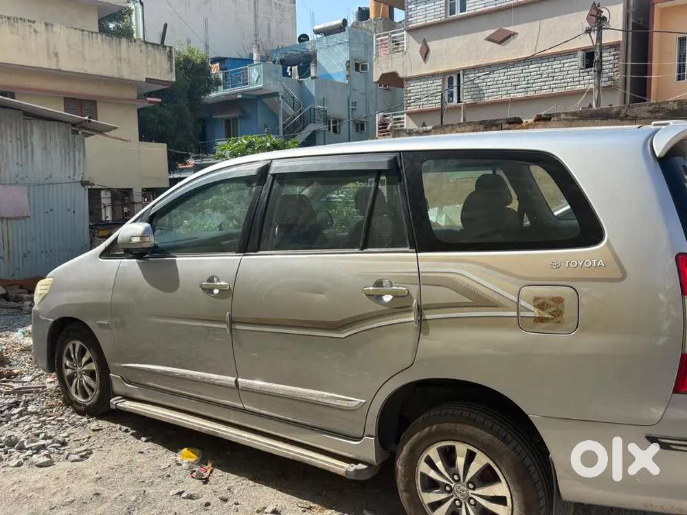 Toyota Innova 2015