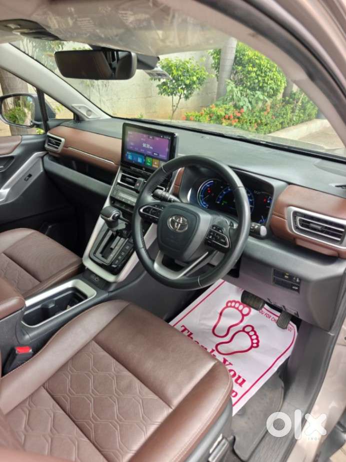 Toyota Innova Hycross 2.0 Zx (o) Hybrid 7 Str, 2024, Petrol