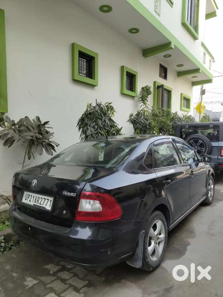 Skoda Rapid Elegance 2013 Car