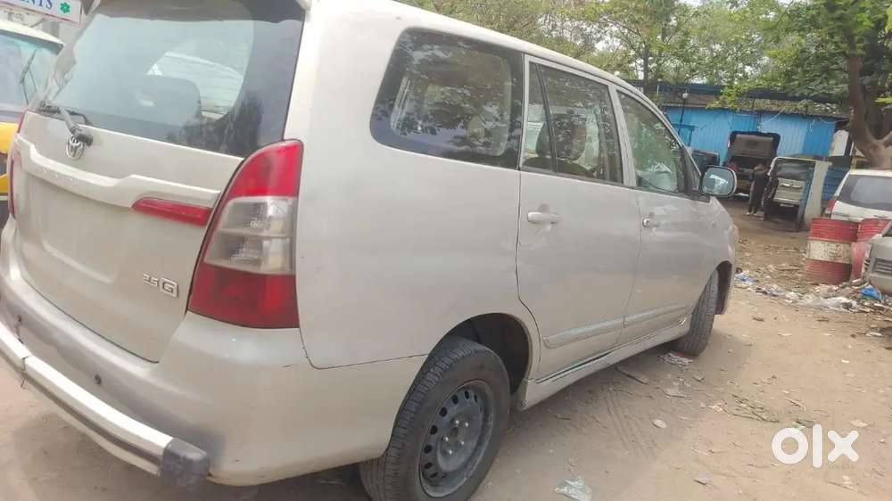 Toyota Innova 2014 Diesel 225000 Km Driven