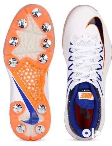 Nike domain store 2 spikes