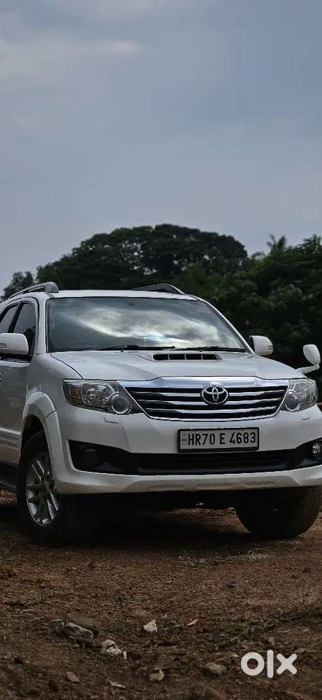 Toyota Fortuner Legender 2013 Diesel 114000 Km Driven