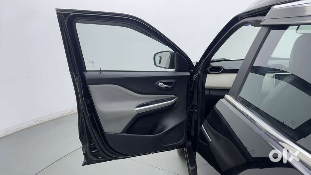 Nissan Magnite 1.0 Xv, 2022, Petrol