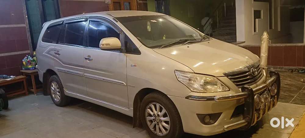 Toyota Innova 2012 Diesel 180000 Km Driven