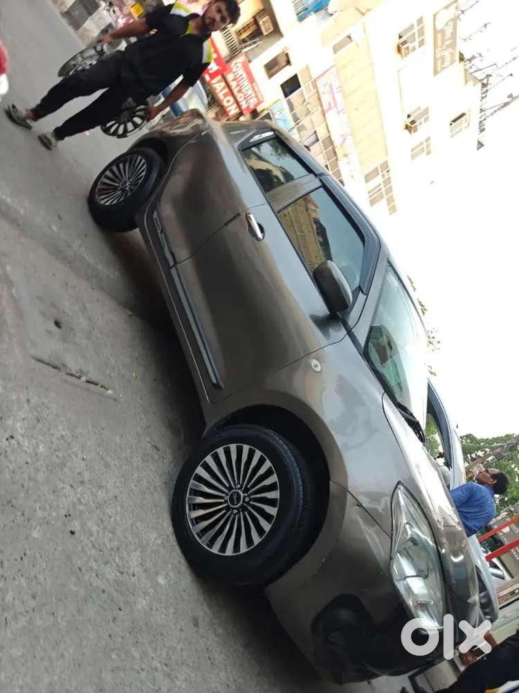 Maruti Suzuki Swift 2019 With Alloy Wheels