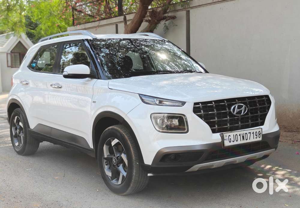 Hyundai Venue Sx+ At, 2021, Petrol