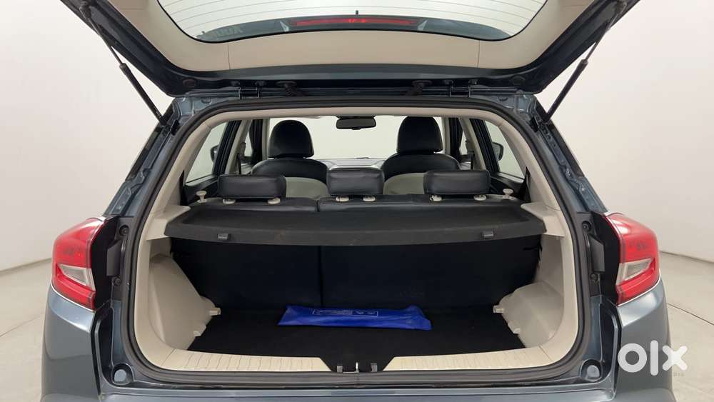 Mahindra Xuv300 1.2 W8 (o) Amt Petrol, 2023, Petrol