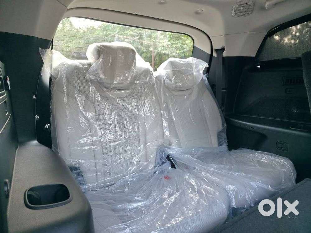 Mahindra Xuv700 2.2 Ax 7 Diesel At Luxury Pack Str, 2025, Diesel
