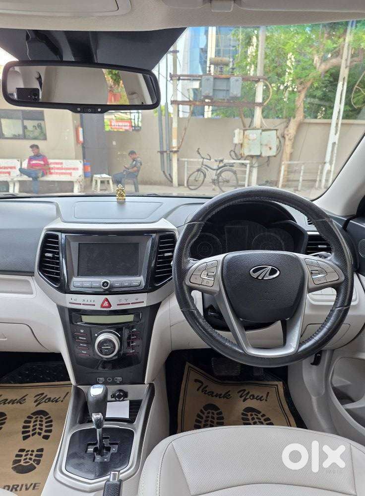 Mahindra Xuv300 1.2 W8 (o) Amt Petrol, 2021, Petrol