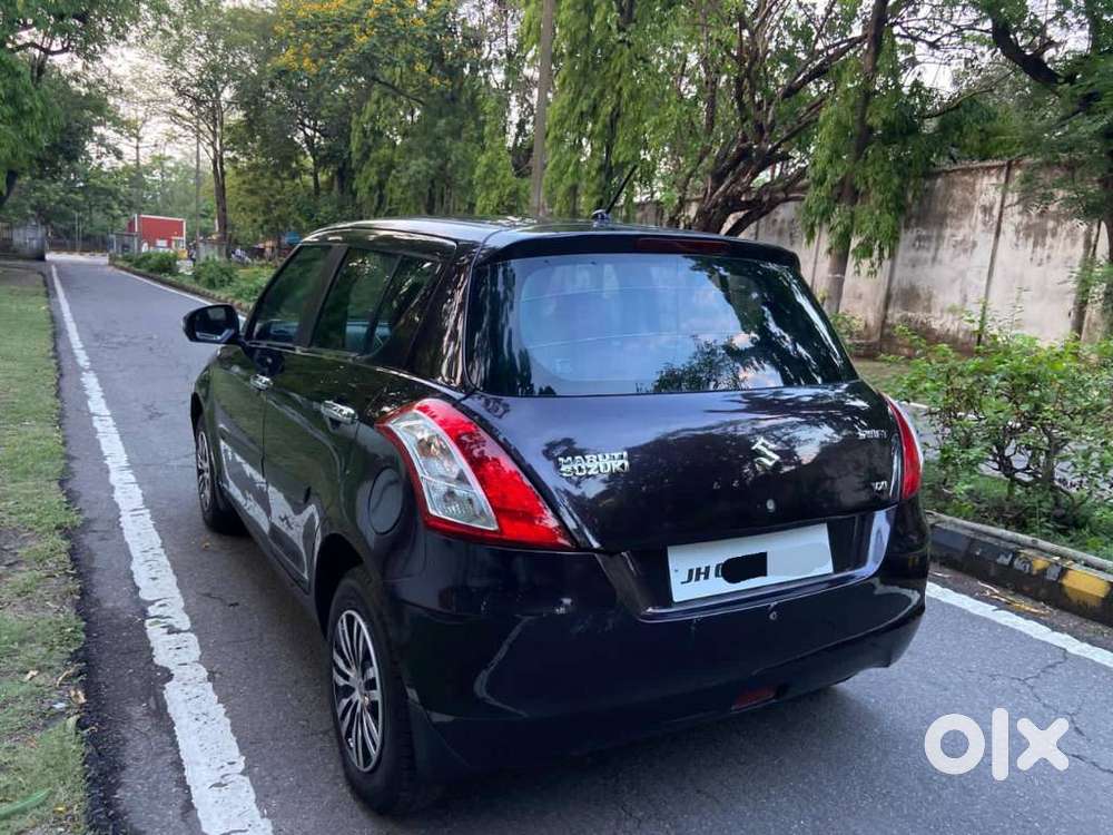 Maruti Suzuki Swift Vxi 1.2 Abs Bs-iv, 2016, Petrol