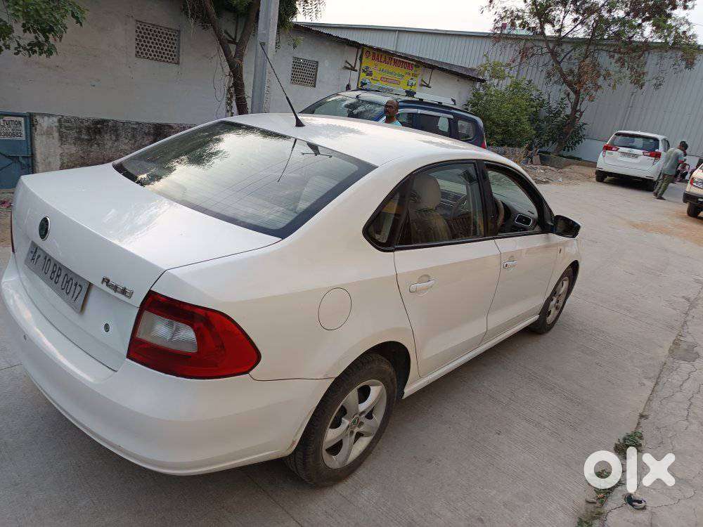 Skoda Rapid Elegance 1.6 Tdi Cr Manual, 2012, Diesel