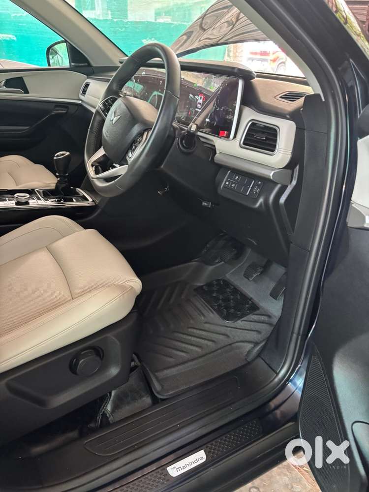 Mahindra Xuv700 2.2 Ax 7 Diesel Mt Luxury Pack Str, 2023, Diesel