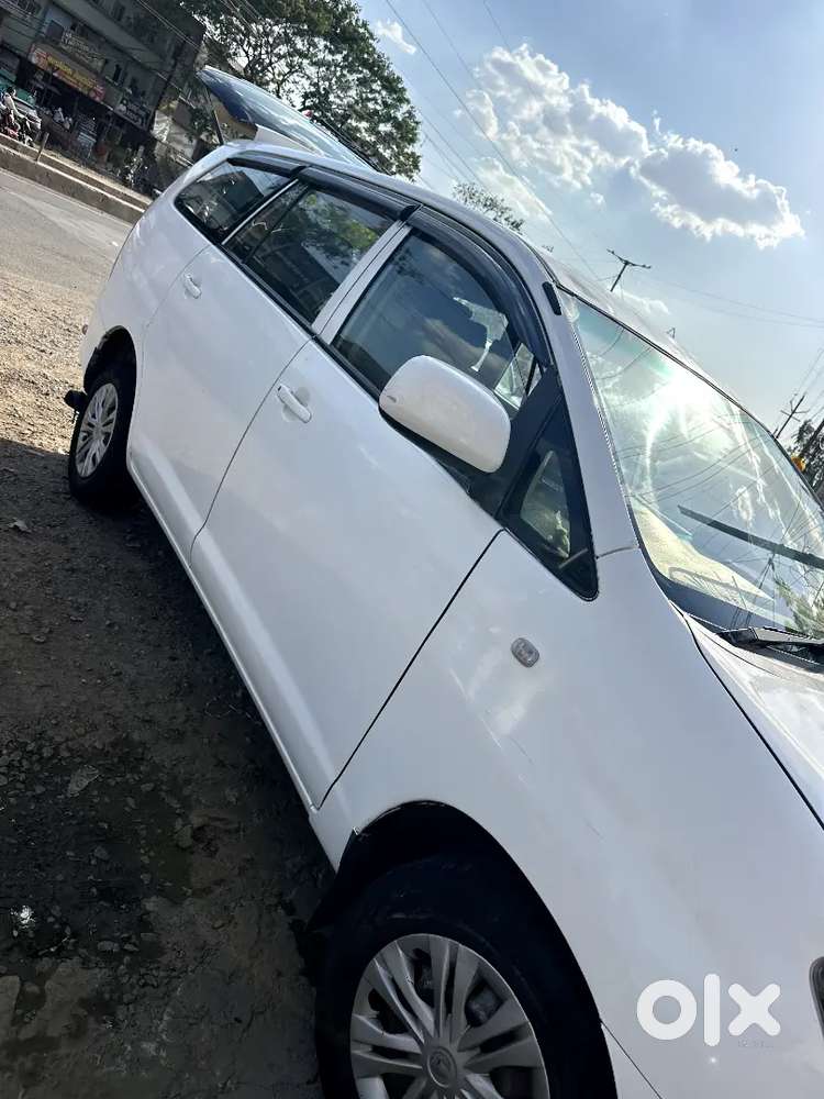 Innova Good Condition 4 Tayr New