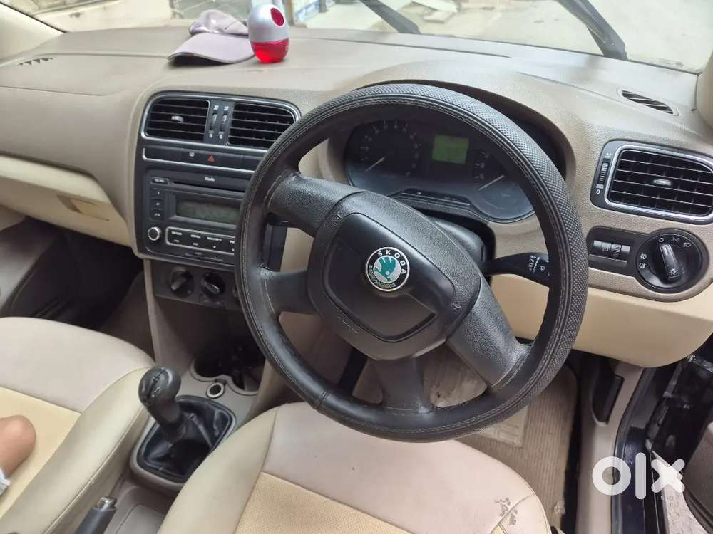 Skoda Rapid 1.6 Ambition 2014 Black