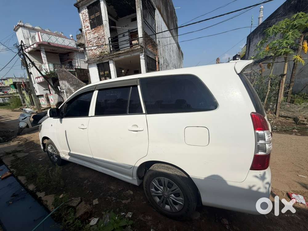 Toyota Innova Diesel 2.5 2015