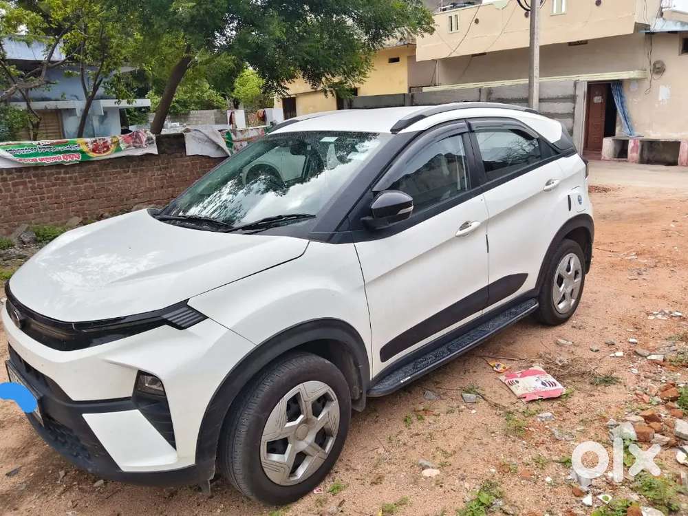 Tata Nexon 2025 Cng & Hybrids 20421 Km Driven
