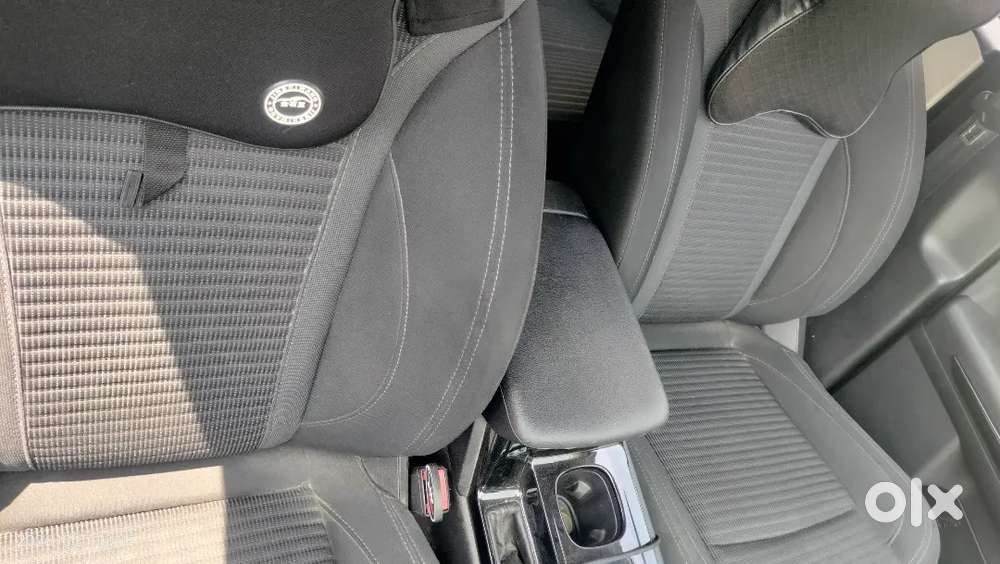 Mahindra Xuv700 2022 Petrol 74000 Km Driven