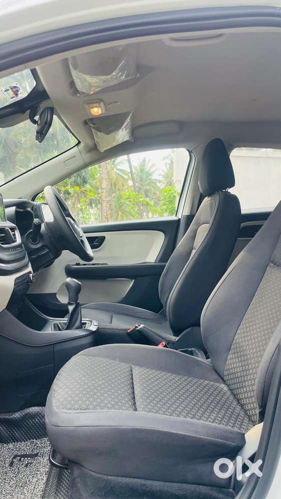 Tata Altroz 1.2 Xt, 2023, Petrol