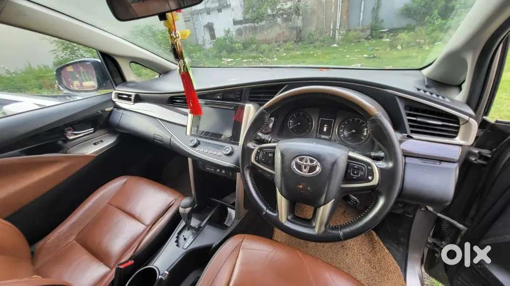 Toyota Innova Crysta 2.4 2016