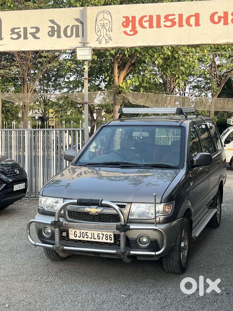 Chevrolet Tavera Lt 10 Seater Bsiii, 2015, Diesel