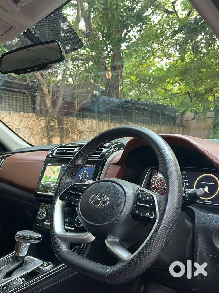Hyundai Alcazar 2.0 Signature (o) Petrol At 6 Str Dual Tone, 2022, P..