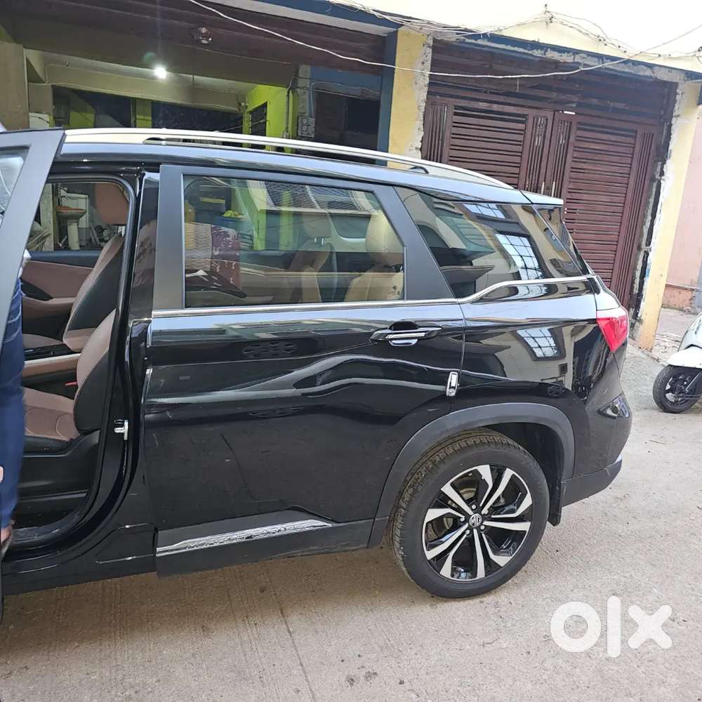 Mg Hector Plus 2023 Petrol 13050 Km Driven