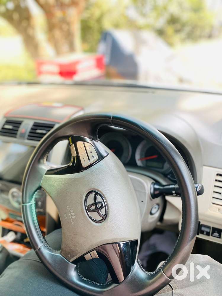 Toyota Corolla Altis 2011