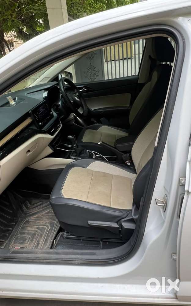 Skoda Slavia 1.5 Tsi Style At, 2023, Petrol