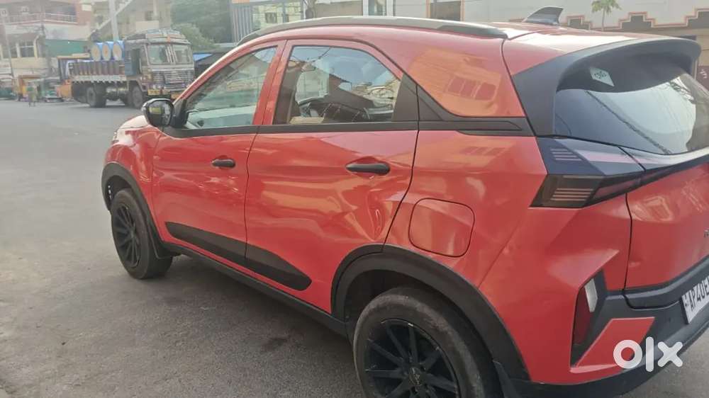 Tata Nexon 2025 Cng & Hybrids 40000 Km Driven