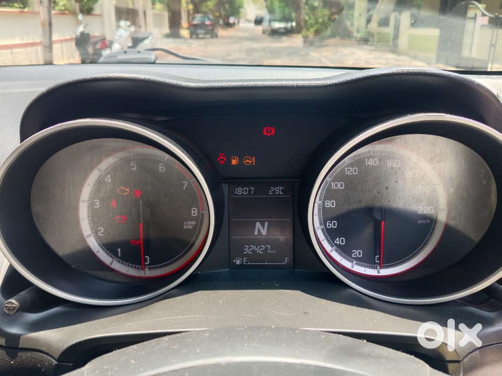 Maruti Suzuki Swift 1.2 Vxi (o), 2023, Petrol