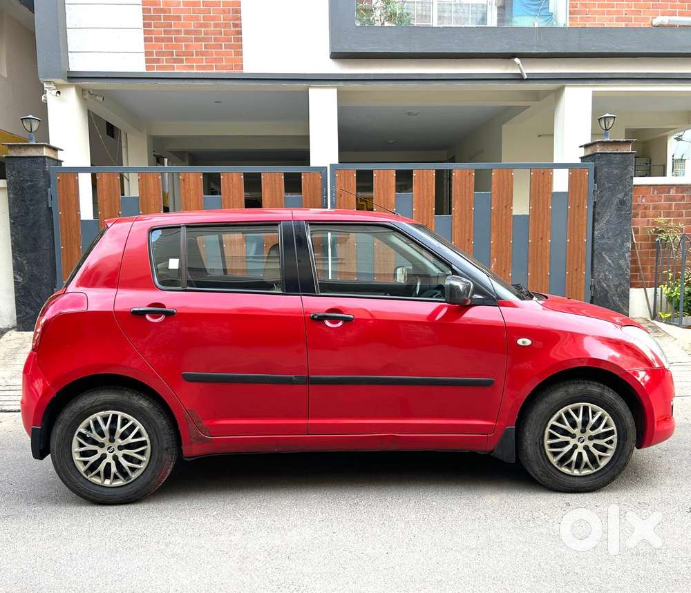 Maruti Suzuki Swift Vxi + Manual, 2010, Petrol