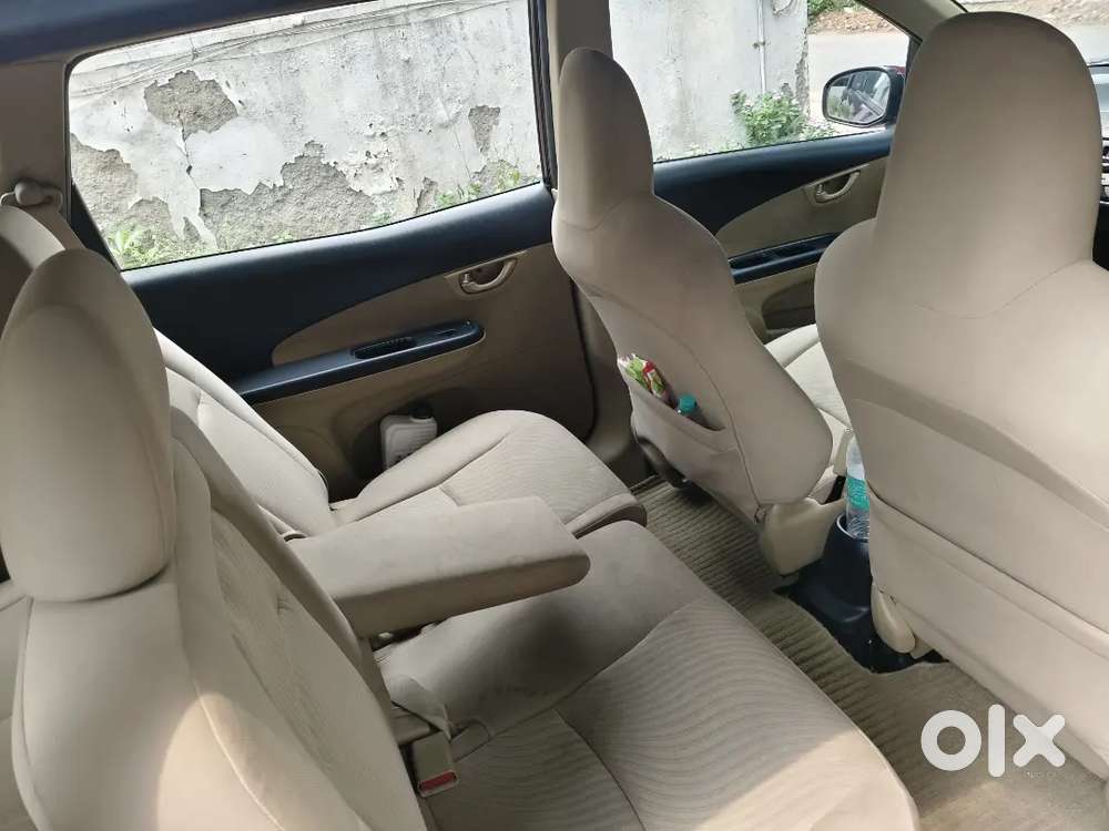 Honda Mobilio 2015 Petrol Well Maintained Top Vmt 43000 Kms 7 Seater