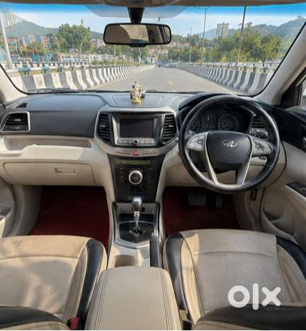 Xuv 300 W8 (o) Dsl Amt ( Dr`s Car )
