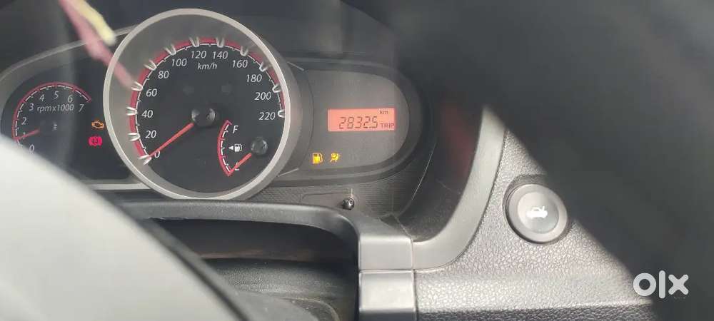 Ford Figo Petrol Zxi 2014 2nd Owner