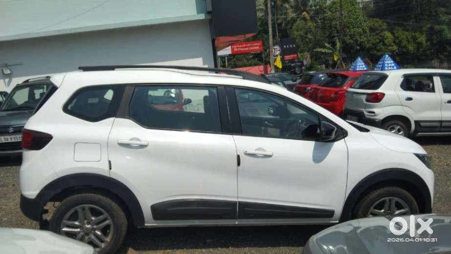 Renault Triber Rxz, 2021, Petrol