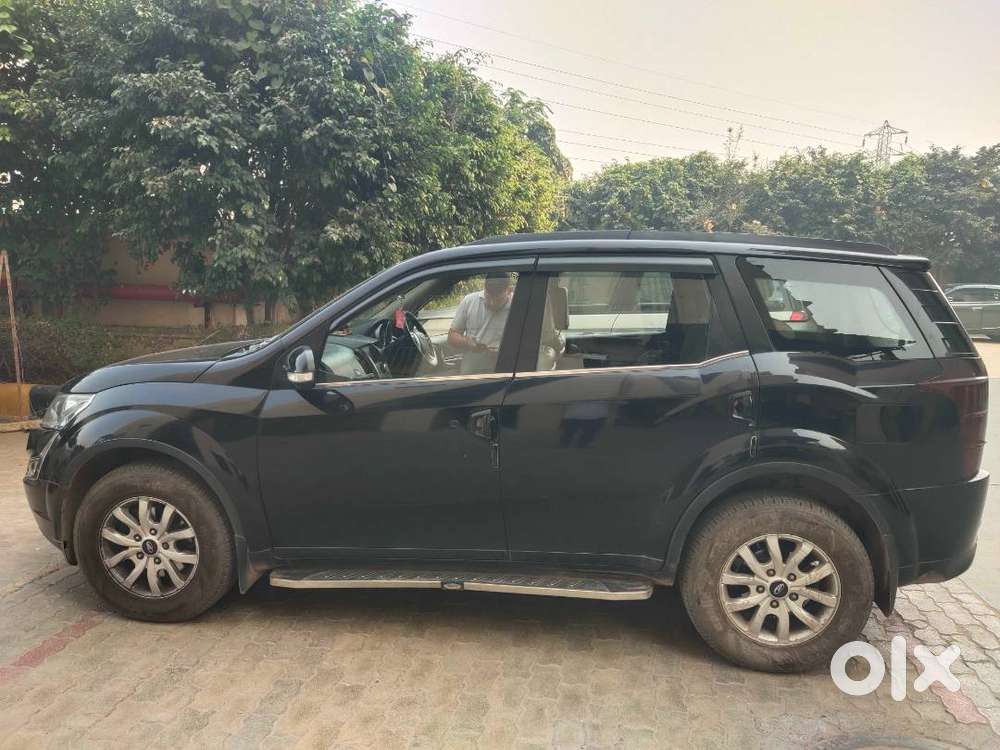 Xuv 500 W10 At , Black Beast