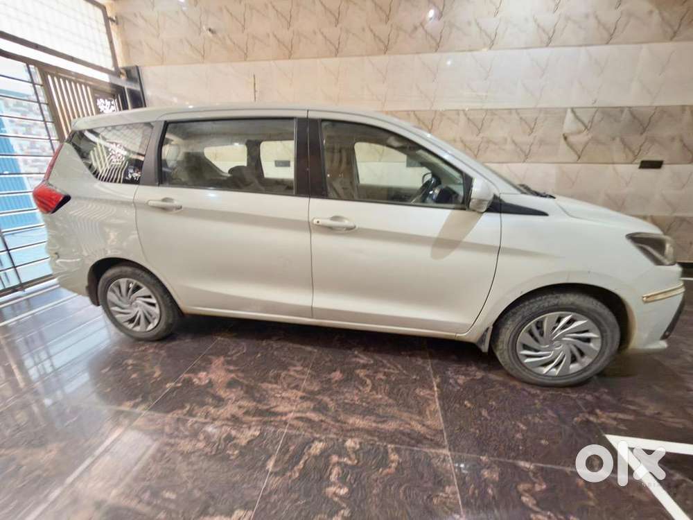 Ertiga Smart Hybrid Petrol & Cng