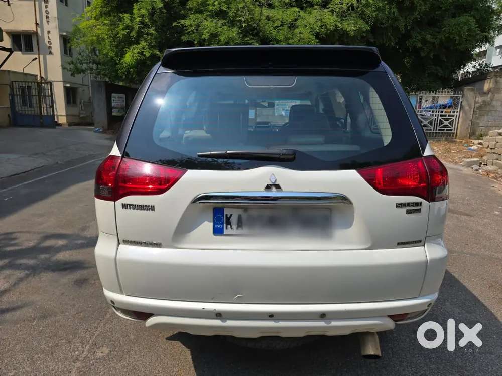 Mitsubishi Pajero Sport Select Plus 4x2 At