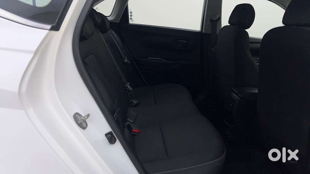 Hyundai New I20 1.2 Asta (o) Ivt, 2023, Petrol