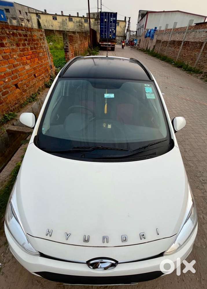 Hyundai Grand I10 1.2 Sportz  2016  42000 Km  First Owner  White