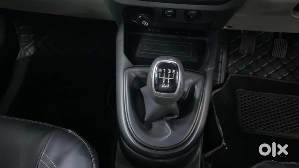 Hyundai Aura 1.0 Sx Plus Petrol, 2020, Petrol
