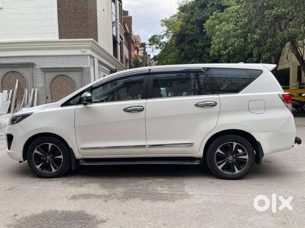 Toyota Innova Crysta 2.8z Automatic, 2019, Diesel