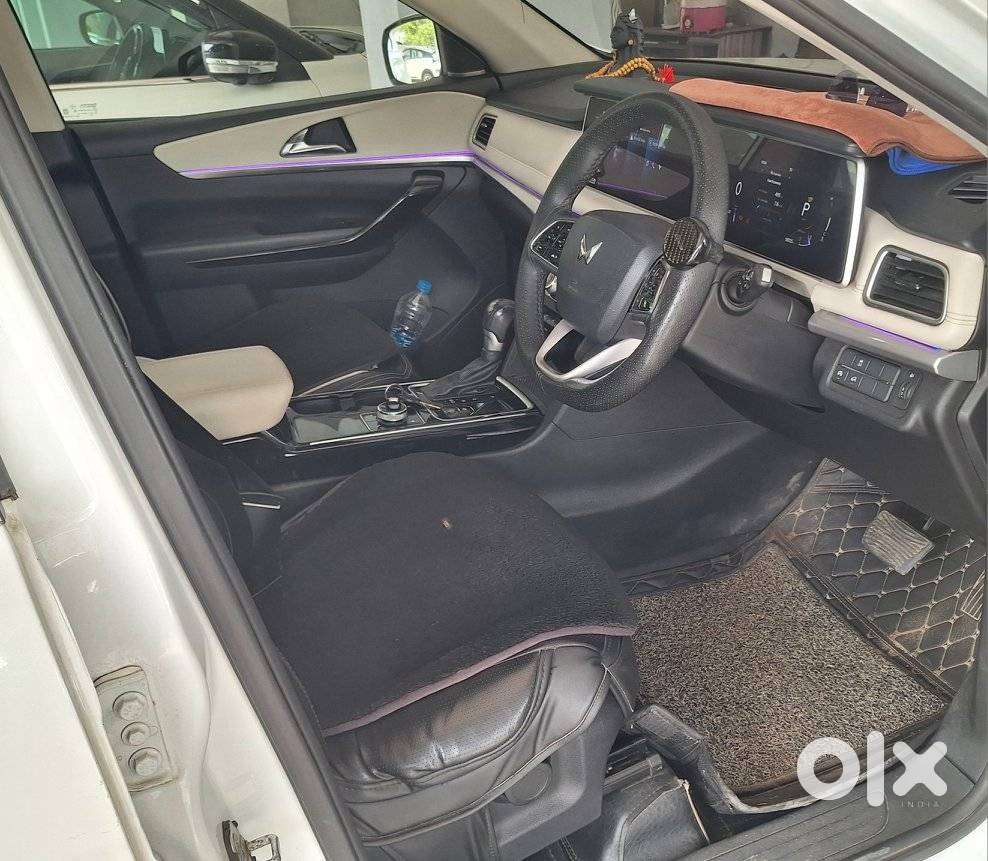 Mahindra Xuv700 2.0 Ax 7 Petrol At Luxury Pack Str, 2022, Petrol
