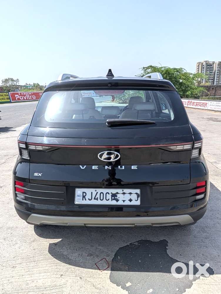 Hyundai Venue Sx (o) Mt 1.5 Diesel, 2023, Diesel