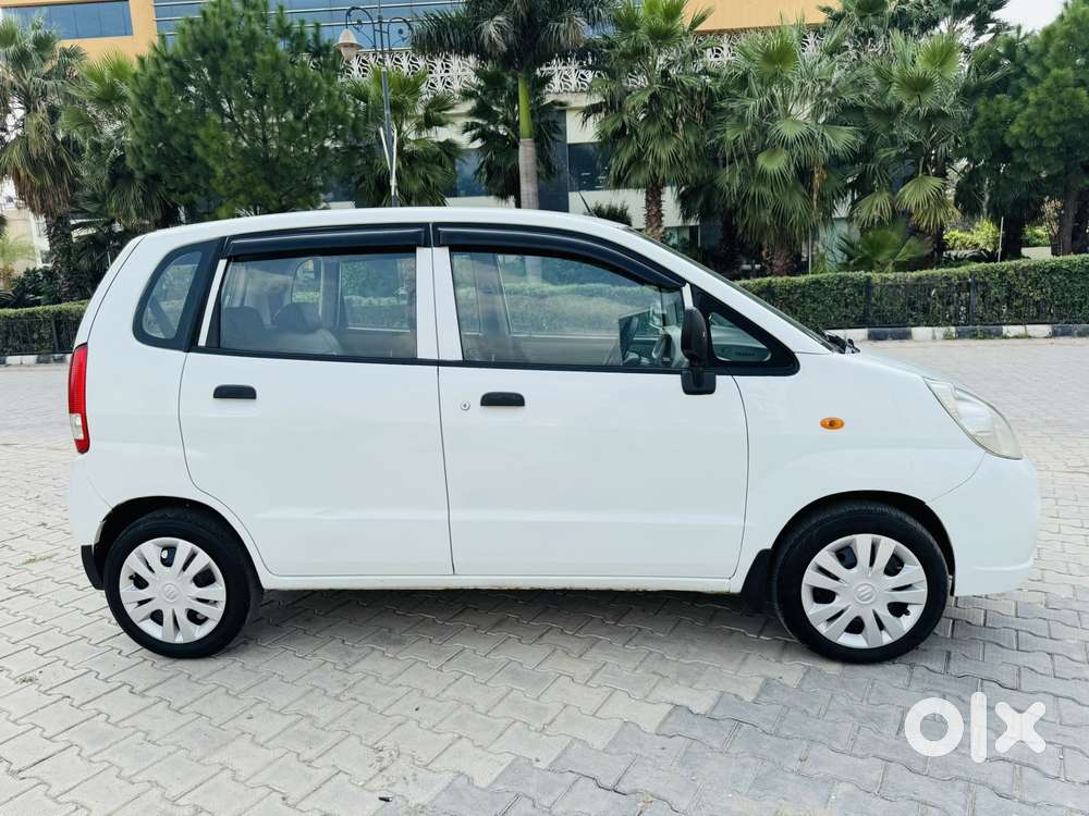 Maruti Suzuki Zen Estilo Lxi Bs Iv, 2011, Petrol