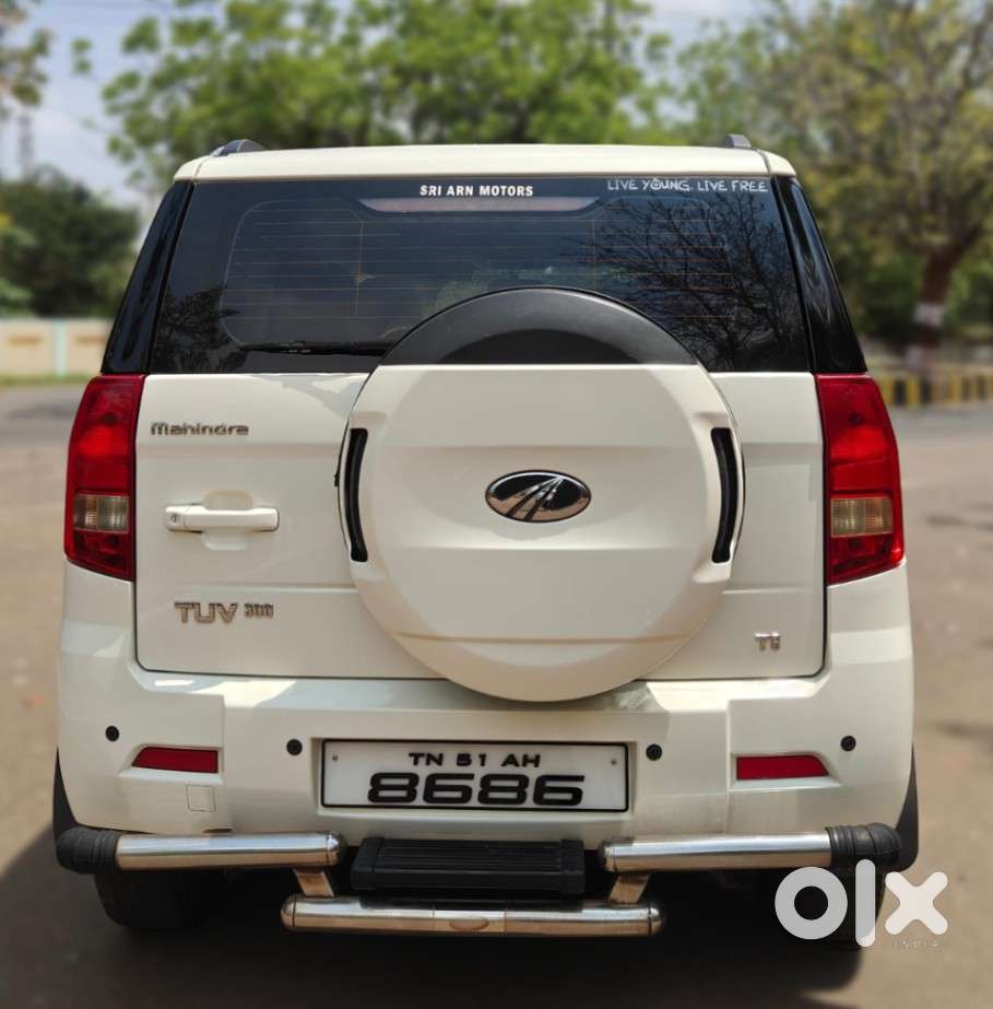 Mahindra Tuv 300 Mhawk100 T8, 2018, Petrol